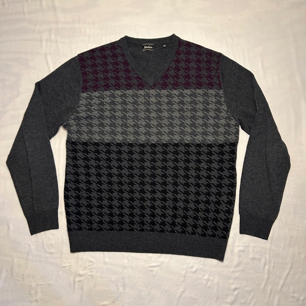 Neiman Marcus Sweater Men’s XL Gray Maroon Houndstooth Merino Wool Blend Grandpa